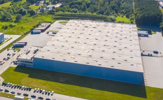 Flat roof solar panel installation